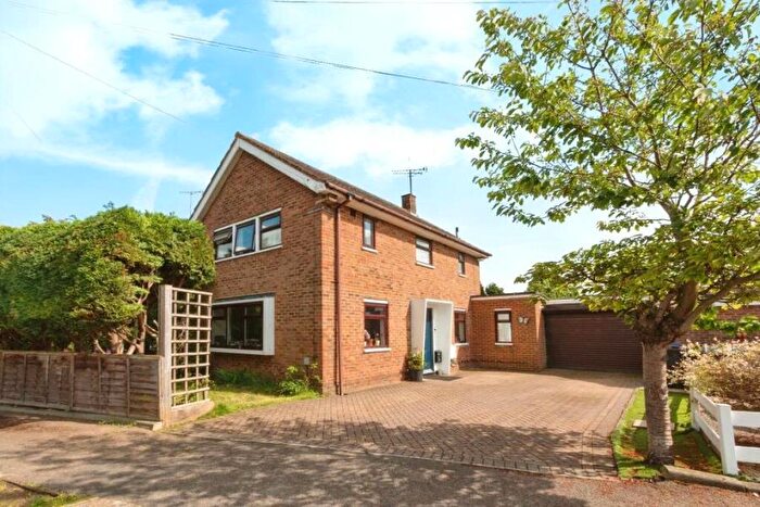 3 Bedroom Semi-Detached House To Rent In Woking, Surrey, GU22