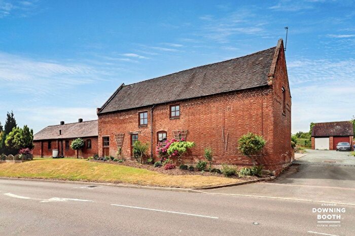 6 Bedroom Semi-Detached House For Sale In The Old Granary, Rugeley Road, Armitage - Beautiful Barn Conversion, WS15