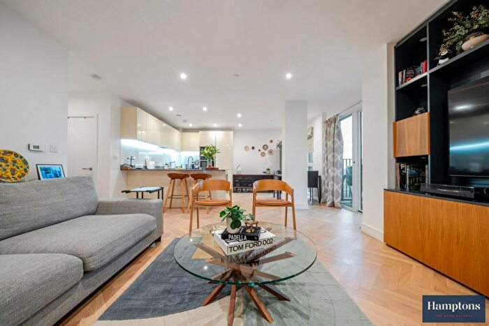 3 Bedroom Apartment To Rent In Pegler Square London, SE3