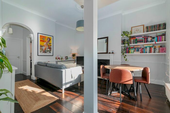 2 Bedroom Flat To Rent In Richborne Terrace, London, SW8