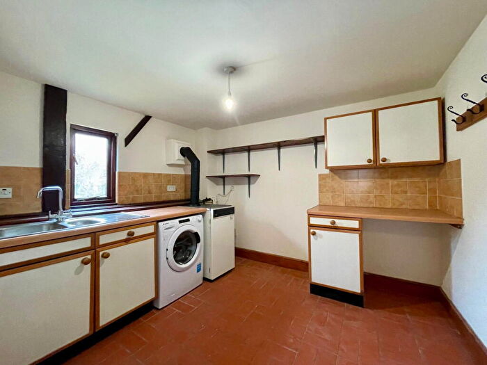 4 Bedroom Semi-Detached House To Rent In Newbury Road, Compton, Newbury, RG20