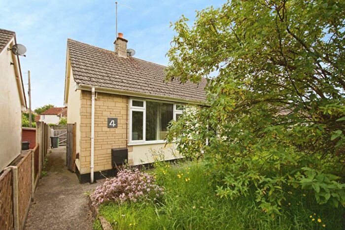 2 Bedroom Bungalow For Sale In May Grove, Charfield, Wotton-under-Edge, Gloucestershire, GL12
