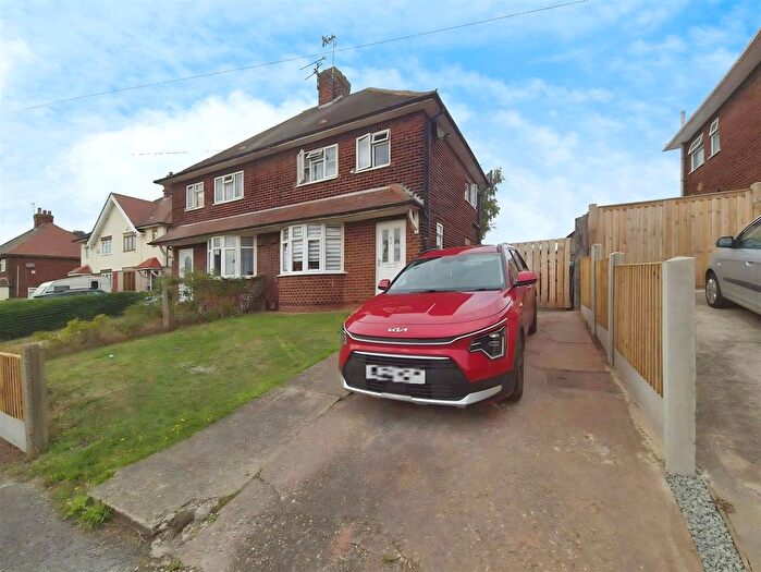 3 Bedroom Semi-detached House For Sale In Princess Avenue, Warsop, Mansfield, NG20