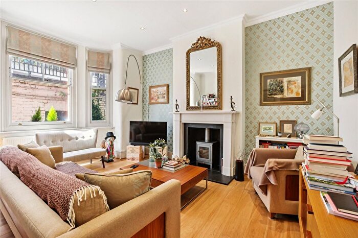 3 Bedroom Flat For Sale In Luxborough Street, London, W1U