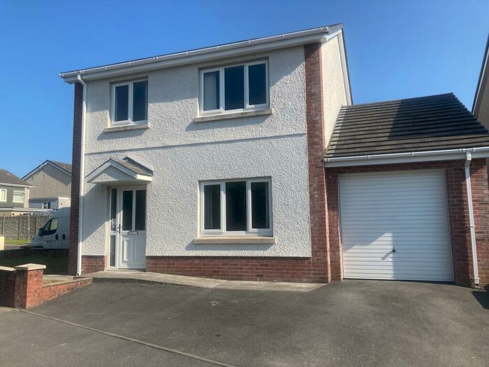 3 Bedroom House To Rent In Knoll Gardens, Carmarthen, SA31