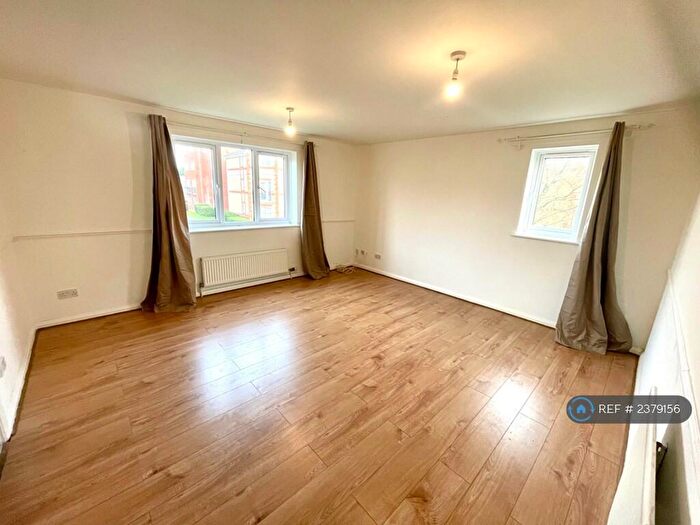 1 Bedroom Flat To Rent In Witts House, Kingston Upon Thames, KT1