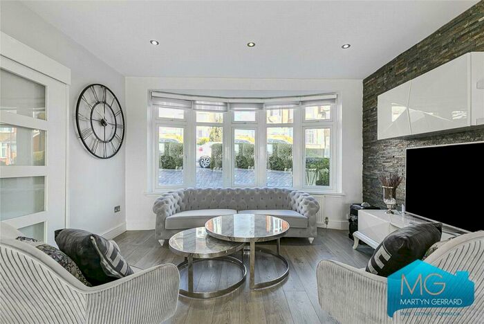 4 Bedroom Semi-Detached House To Rent In Slades Gardens, Enfield, London, EN2