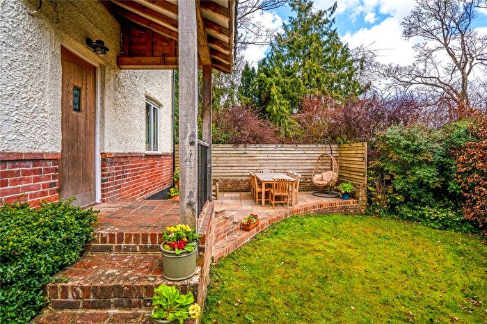 4 Bedroom Detached House For Sale In Farleigh Road, Cliddesden, Basingstoke, Hampshire, RG25