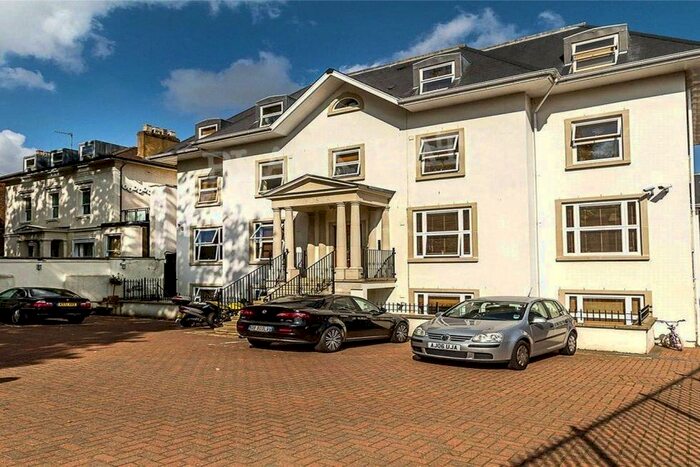 2 Bedroom Flat To Rent In High Street, N8