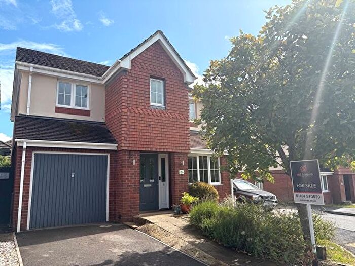 4 Bedroom Detached House For Sale In Crosscut Way, Honiton, EX14