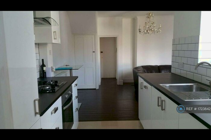 1 Bedroom Maisonette To Rent In Elm Road, London, KT3