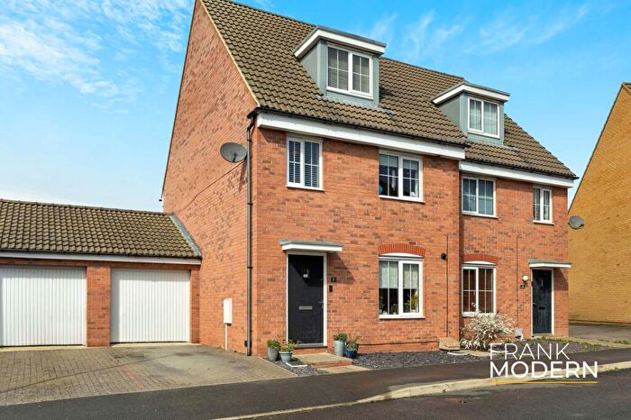 4 Bedroom Semi Detached House For Sale In Kelburn Road, Orton Northgate, PE2