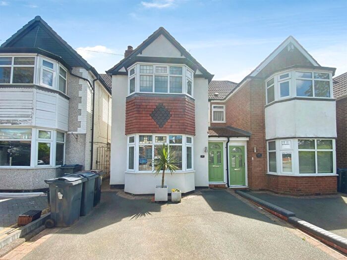 3 Bedroom Semi-Detached House For Sale In Goldthorne Avenue, Sheldon, Birmingham, B26