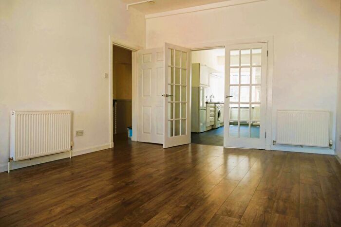 4 Bedroom Flat To Rent In Lainshaw Street, Stewarton, KA3