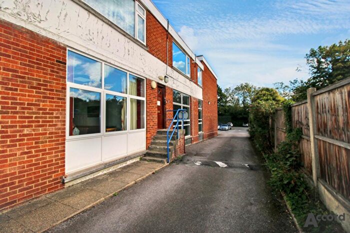 1 Bedroom Flat To Rent In Western Road, Romford, RM1