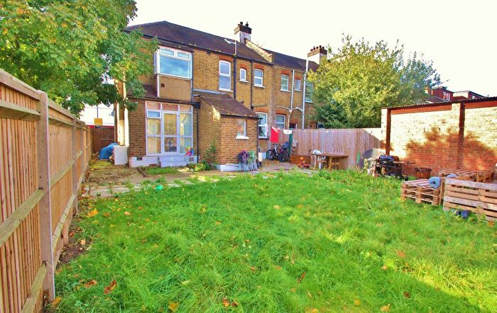 1 Bedroom Flat To Rent In Eastfields Road, Ealing, W3