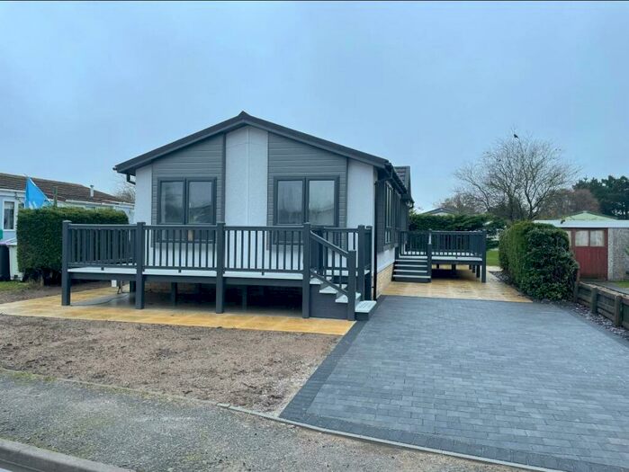 2 Bedroom Park Home For Sale In Pinewood Park, Somercotes, LN11