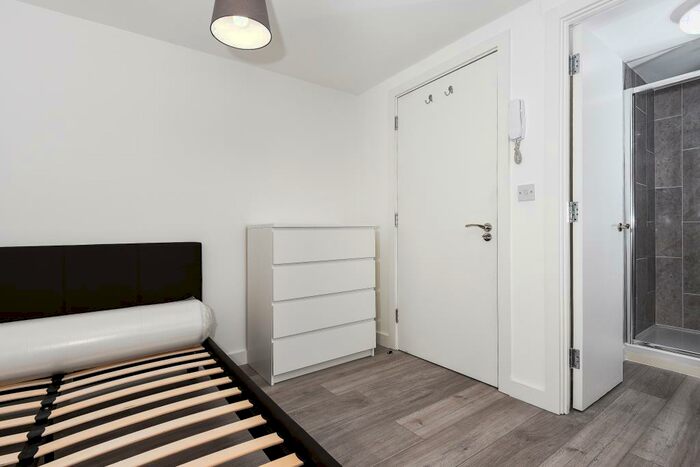 Apartment To Rent In Windsor, Berkshire, SL4