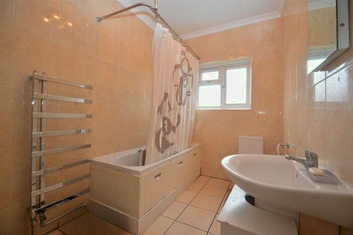 3 Bedroom Terraced House For Sale In Eastern Avenue, Redbridge, IG4