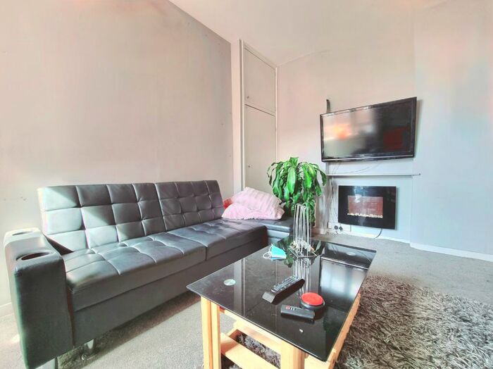 4 Bedroom Flat To Rent In Mary Macarthur House, Field Road, London, W6