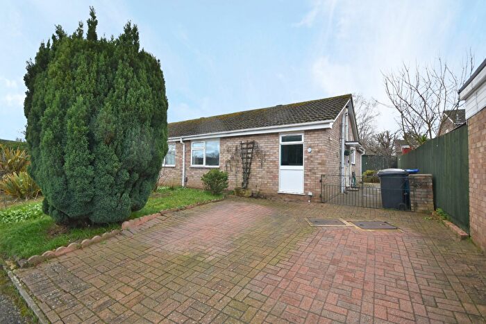 3 Bedroom Semi-Detached Bungalow For Sale In Pelham Court, Northampton, Northamptonshire, NN3