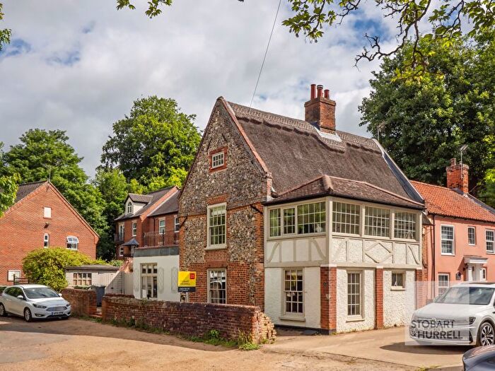 4 Bedroom Cottage For Sale In The Thatch Cottage, High Street, Coltishall, Norfolk, NR12