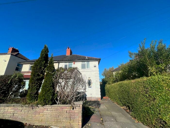 3 Bedroom Semi-Detached House To Rent In Oakhurst Road, Acocks Green, B27
