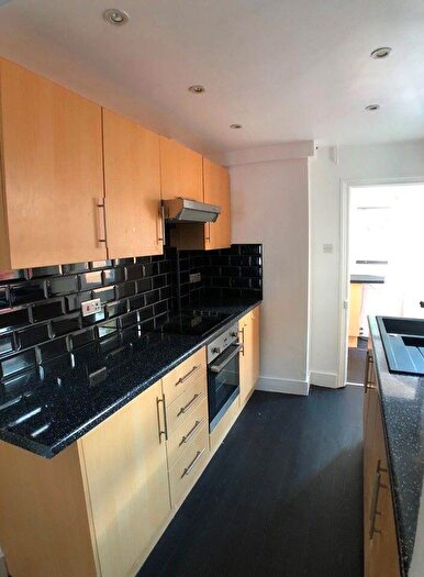 2 Bedroom Terraced House To Rent In Connaught Road, Chatham, ME4