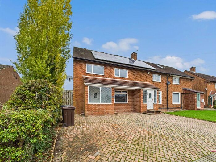 4 Bedroom Semi Detached House To Rent In Reney Avenue, Sheffield, S8