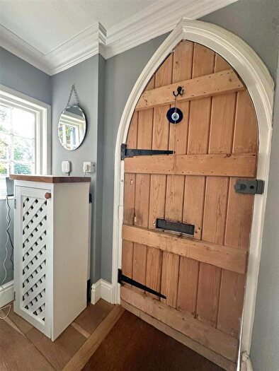 3 Bedroom Semi-Detached House For Sale In The Green, Reaseheath, Cheshire, CW5 - Photo 8