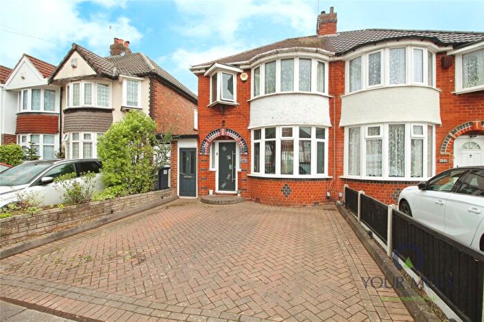 3 Bedroom Semi-Detached House For Sale In Ryde Park Road, Rednal, Birmingham, West Midlands, B45