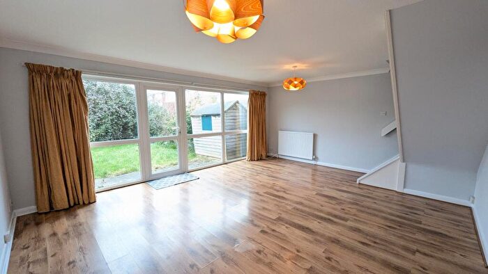 3 Bedroom Semi-Detached House To Rent In Nearsby Drive, West Bridgford, NG2