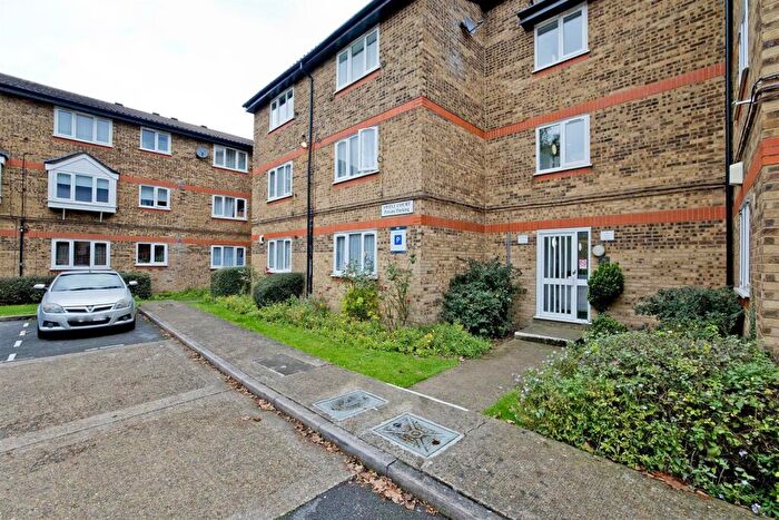 1 Bedroom Flat To Rent In Ghandi Close, Walthamstow, E17