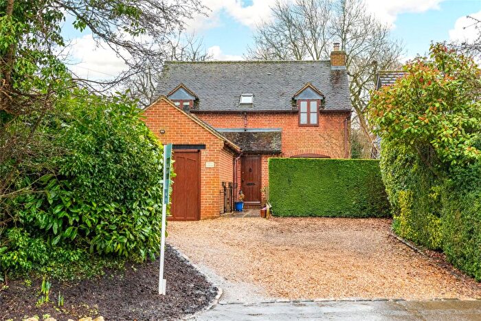 4 Bedroom Detached House For Sale In Church Street, Twyford, Buckinghamshire, MK18