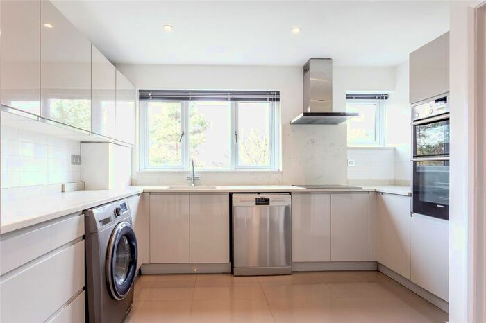 4 Bedroom Terraced House To Rent In Chantry Close, Windsor, Berkshire, SL4