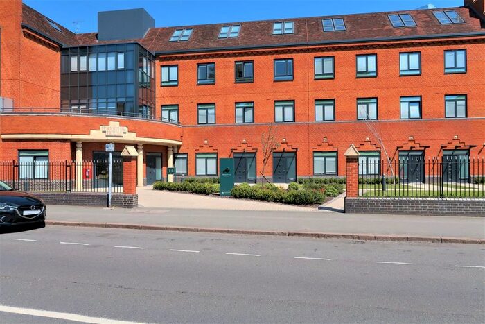 2 Bedroom Flat To Rent In Prestige House, Egham TW20