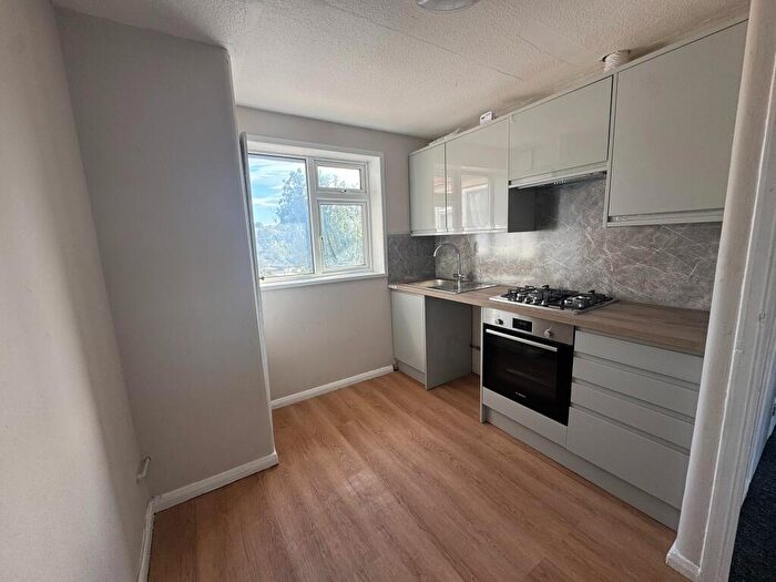 1 Bedroom Flat To Rent In Wood Street, E17