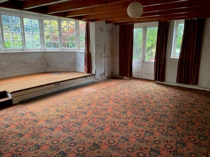 6 Bedroom Detached House For Sale In The Hollies, Crockford Park Road