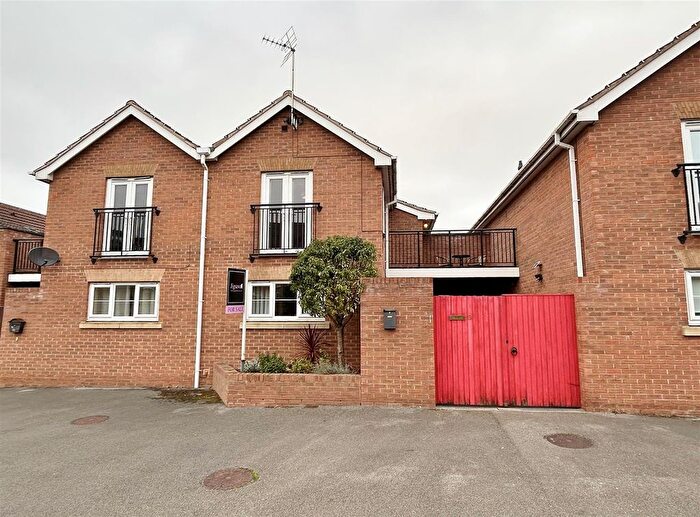 1 Bedroom Semi-Detached House To Rent In Rockwood Close, Knottingley, WF11