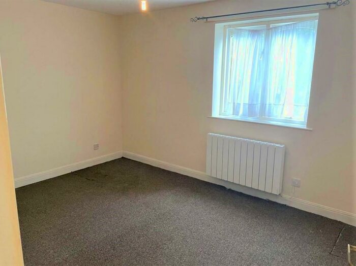 1 Bedroom Flat To Rent In Mascotte Gardens, Hornsea, HU18