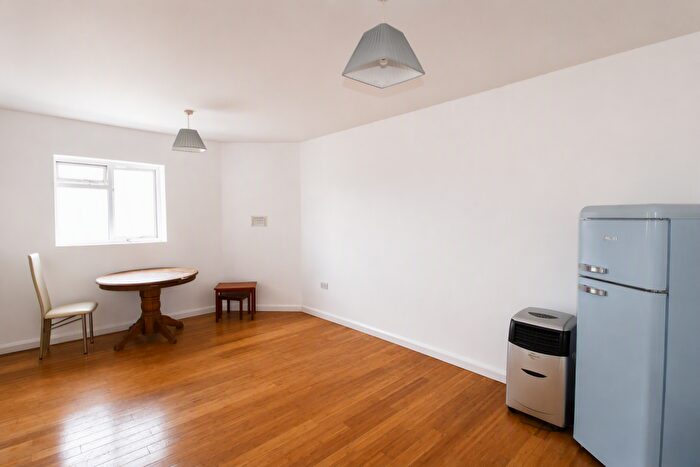 2 Bedroom Apartment To Rent In London Road, Croydon, CR0