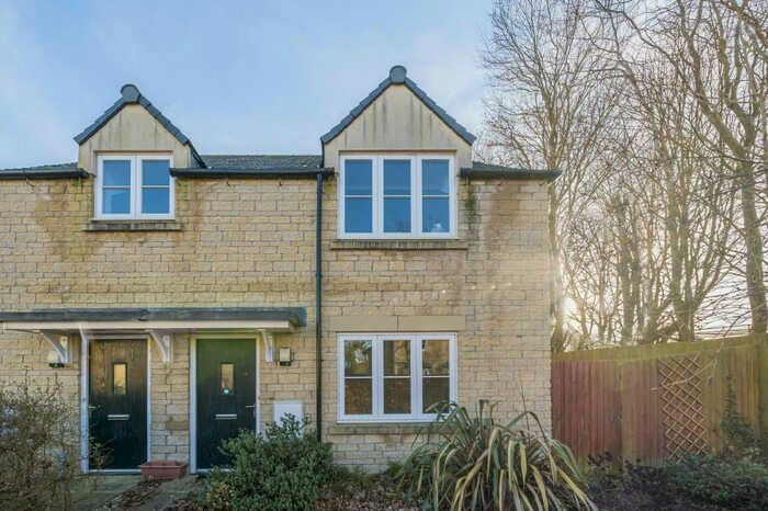 2 Bedroom Flat For Sale In Chipping Norton, Oxfordshire, OX7