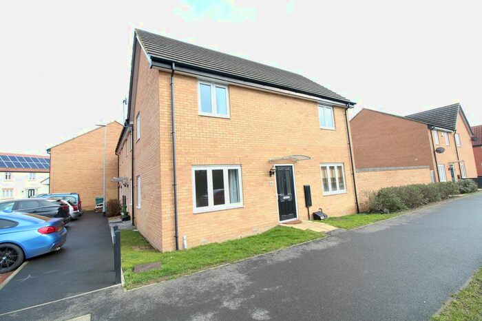 3 Bedroom Semi-Detached House To Rent In Manor Drive, Gunthorpe, Peterborough, PE4