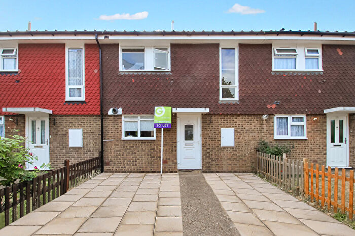 4 Bedroom Terraced House To Rent In Hobill Walk, Surbiton, KT5
