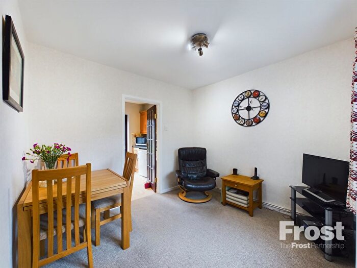 3 Bedroom Terraced House For Sale In Cambria Gardens, Stanwell, Middlesex, TW19