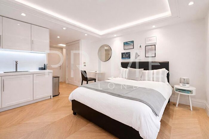 Studio To Rent In Wren House, Strand, London, WC2R