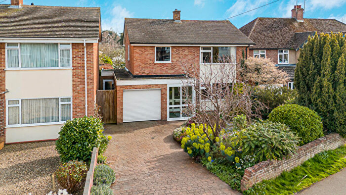 4 Bedroom Detached House For Sale In South Avenue, Abingdon, OX14