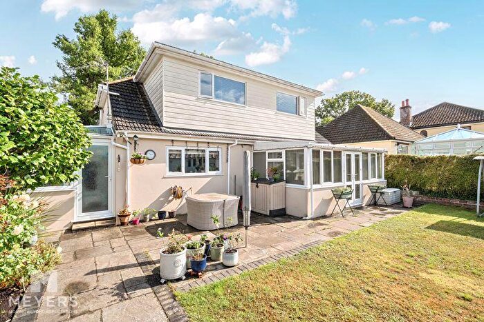 4 Bedroom Detached Bungalow For Sale In Ringwood Road, Ferndown, BH22