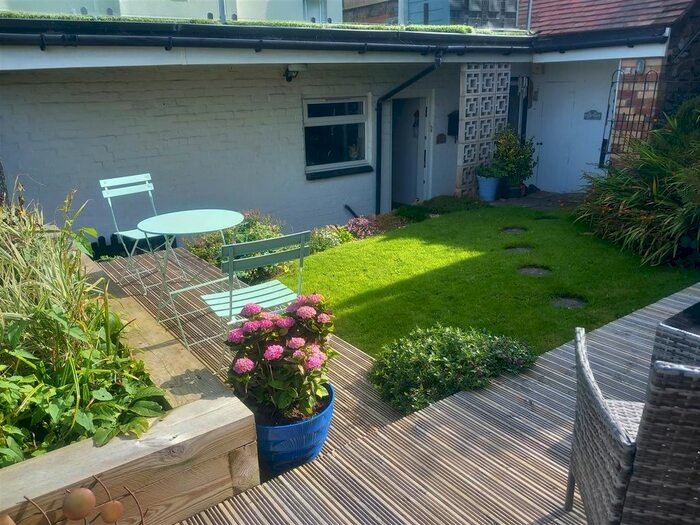 2 Bedroom Flat To Rent In West Malvern Road, Malvern, WR14