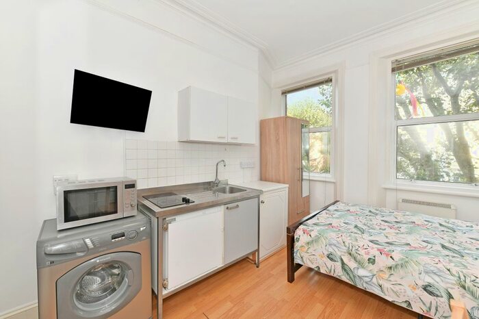 Studio To Rent In Philbeach Gardens, Earls Court, SW5